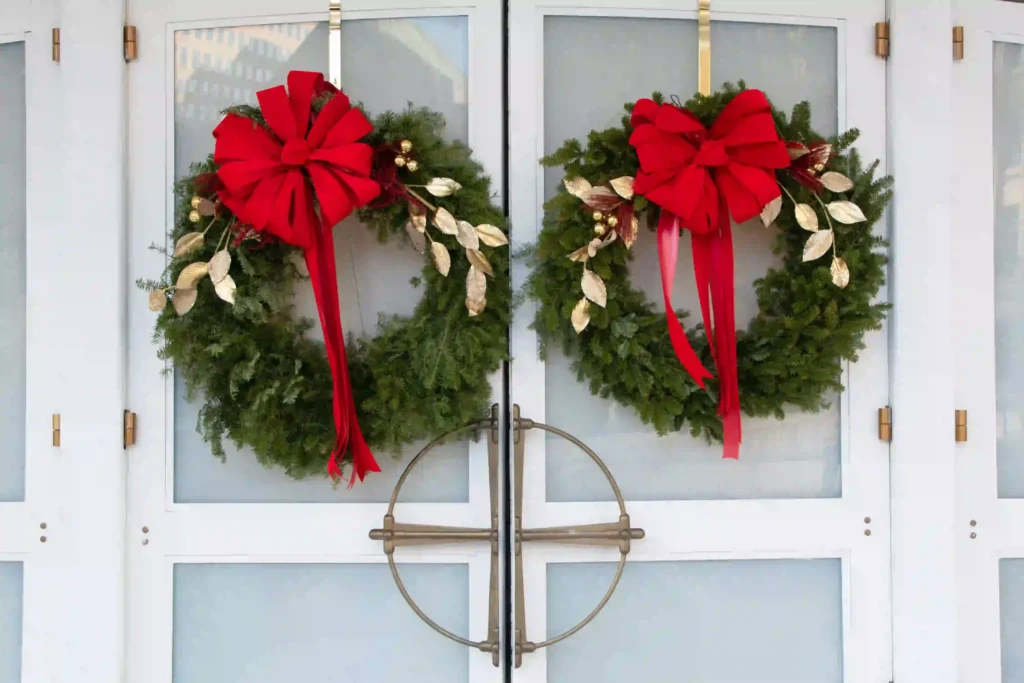 Grapevine Christmas wreath ideas for front doors and holiday decor