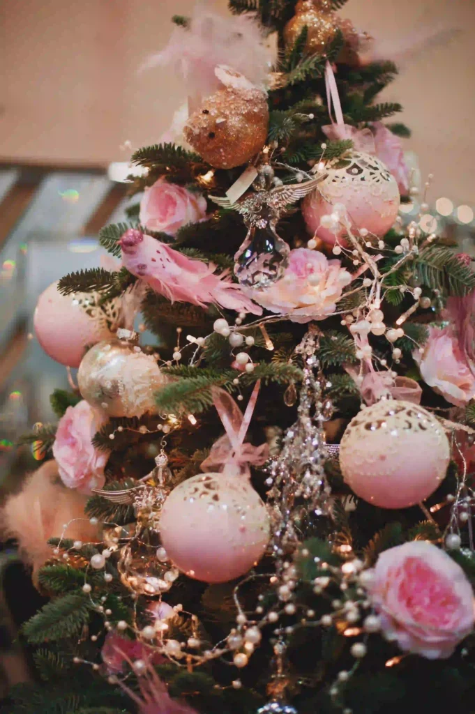pink Christmas wreath ideas trending 2025