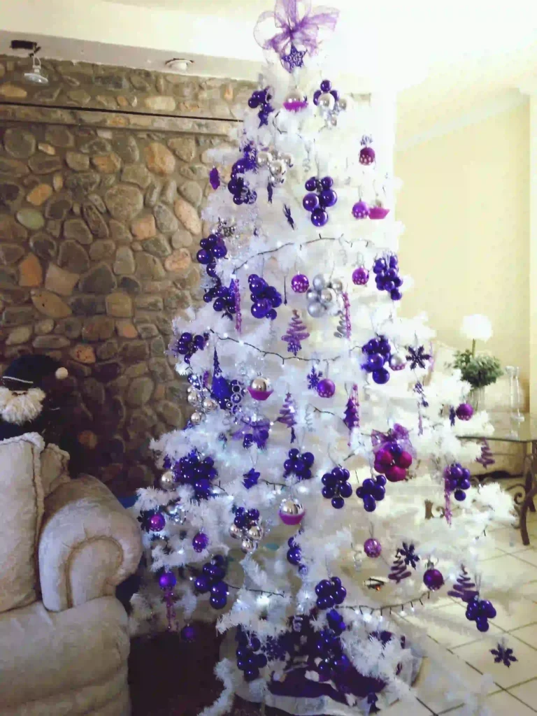 Glam luxurious white Christmas tree decorating ideas with velvet and crystal accents