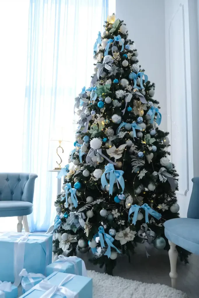 Modern Blue And Silver Christmas Tree Ideas