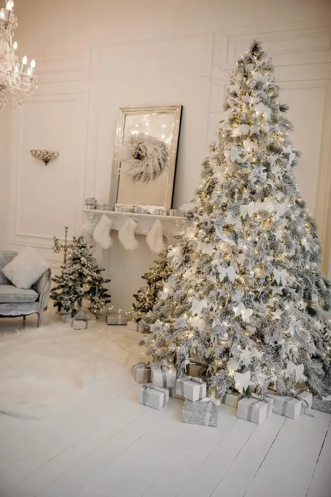 Christmas Tree Decor Ideas 2025 Minimalist Scandinavian Tree