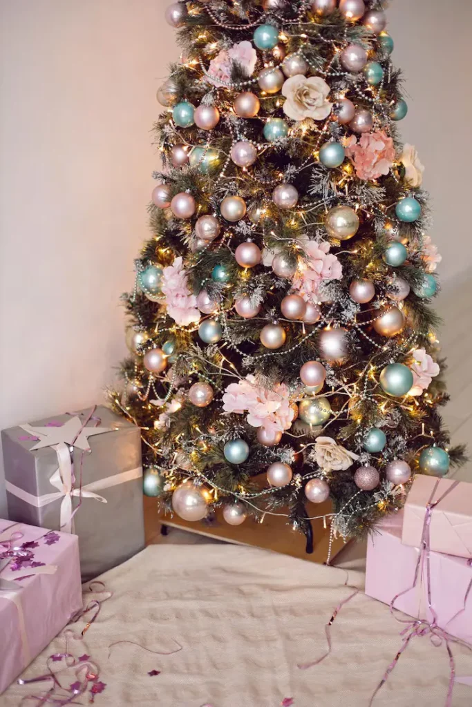 Christmas Tree Decor Ideas 2025 Pastel Metallic Tree