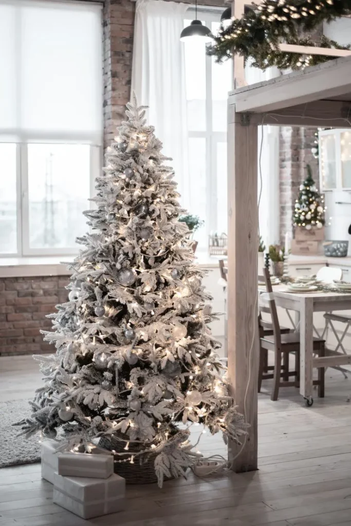 Minimalist Scandinavian Christmas Tree Light Ideas with soft glow