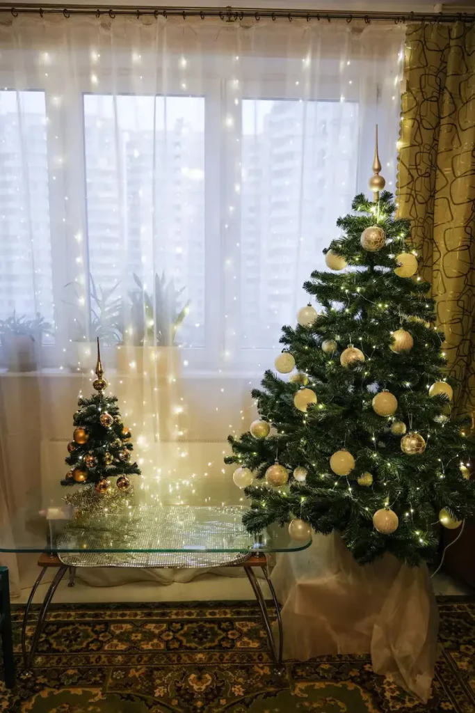 Creative Christmas Tree Ideas for Small Spaces in Apartment