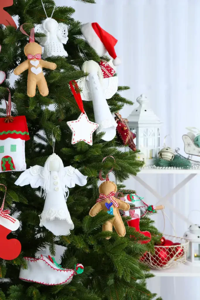 Gingerbread Christmas Tree Ideas with budget-friendly decorating hacks