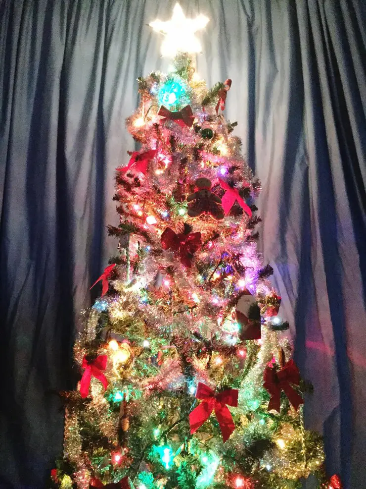 Glamorous Red And Gold Christmas Tree Ideas