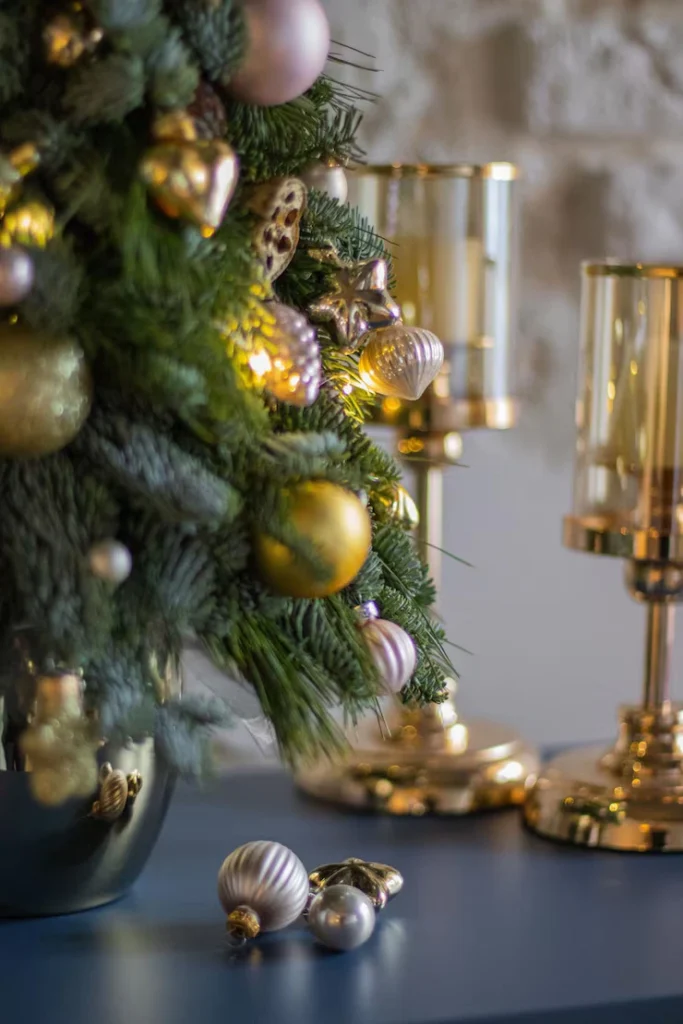 Small Christmas Tree Decorating Ideas with light and layering techniques